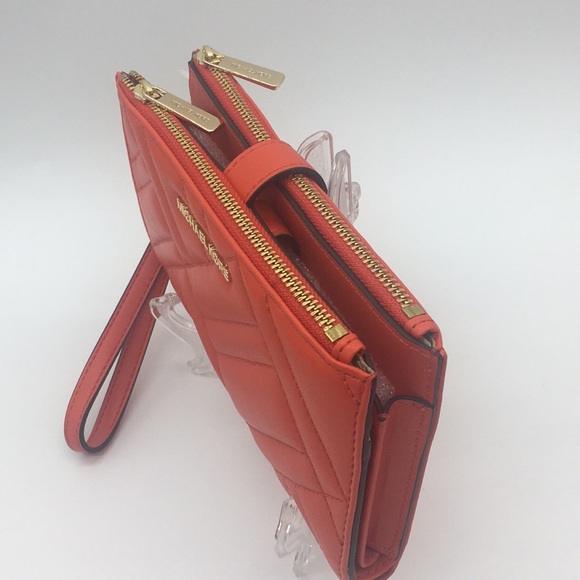 Michael Kors Peyton LG Double Zip Wristlet - Picture 2 of 8